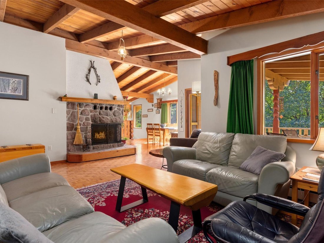 House in Pemberton, British Columbia, Canada 4 - 18853957