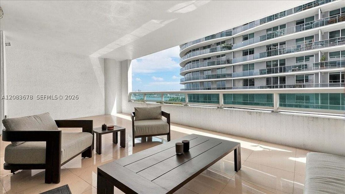 Condo in Miami, Florida, United States 1 - 18802495