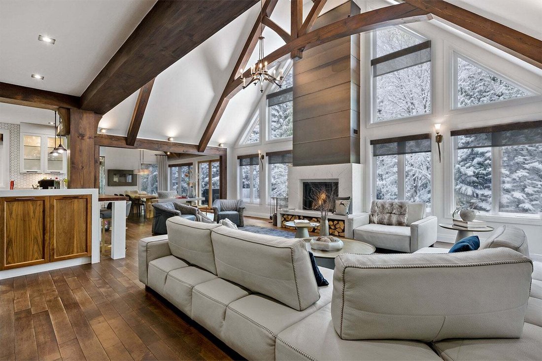 House in Mont-Tremblant, Quebec, Canada 1 - 16061215