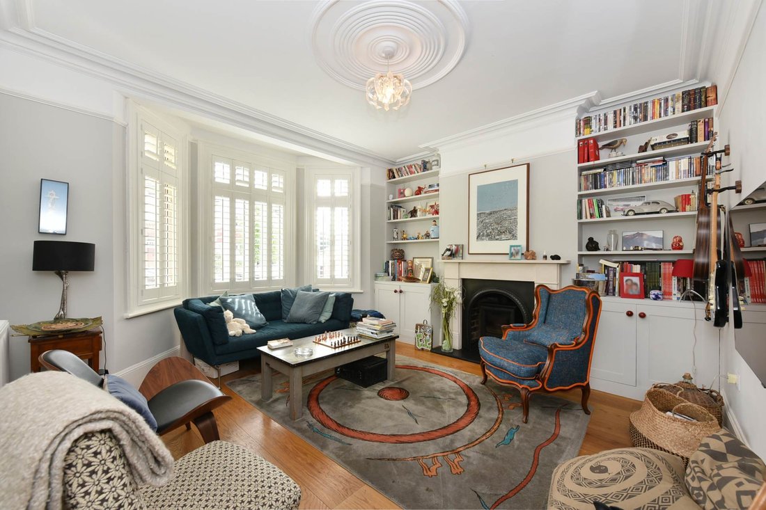 House in West Acton, Ealing, England 3 - 18852946