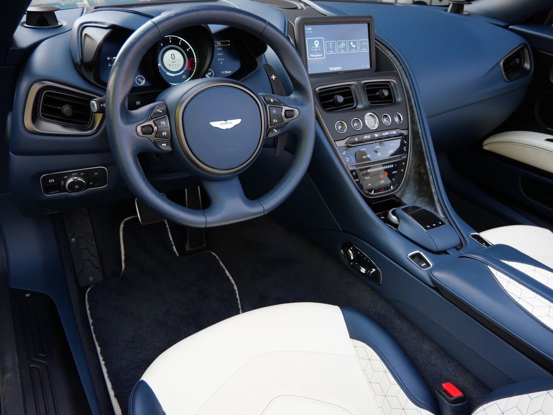 Cabriolet in Beverly Hills, CA, United States 3 - 18853507