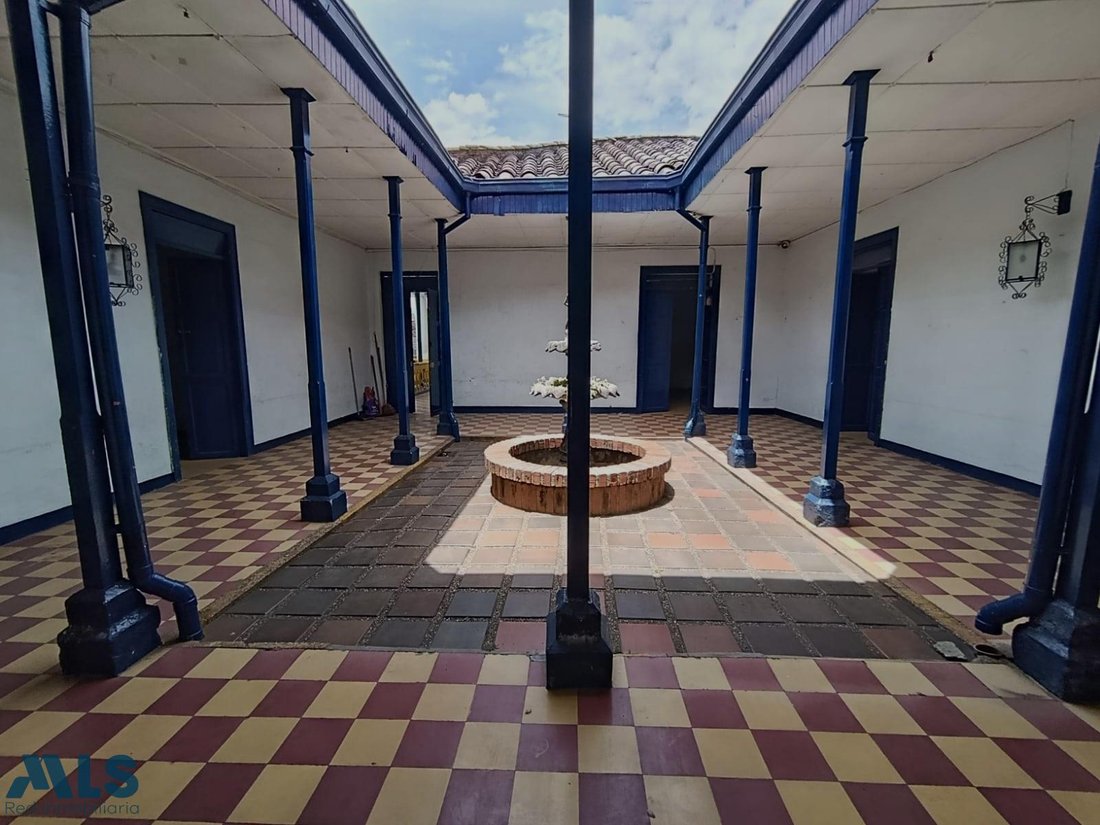 House in Medellín, Antioquia, Colombia 1 - 18850025