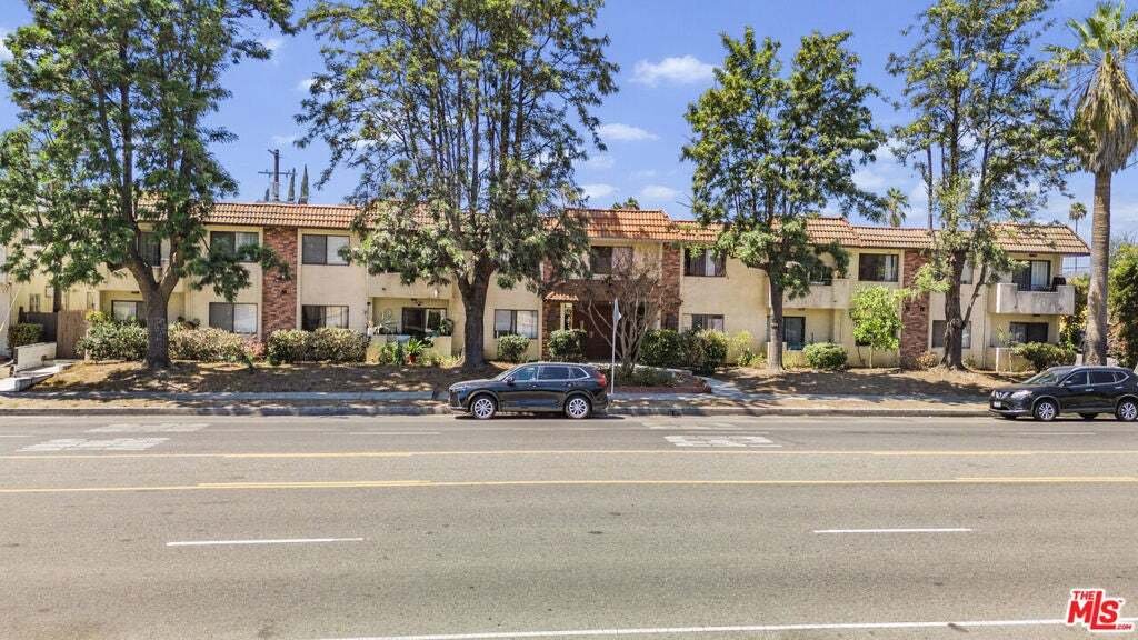 Los Angeles, California, United States 2 - 18845403