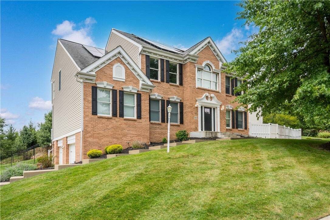 House in Bridgeville, Pennsylvania, United States 1 - 18852575