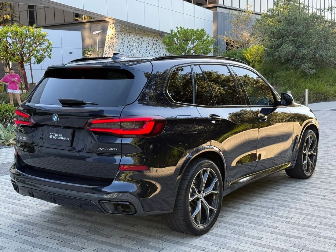 Suv in Inglewood, CA, United States 5 - 18855218