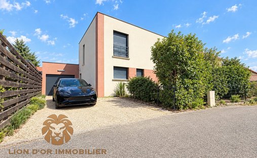 Casa en Centro Bourg, Neuville-sur-Saône, Francia 1