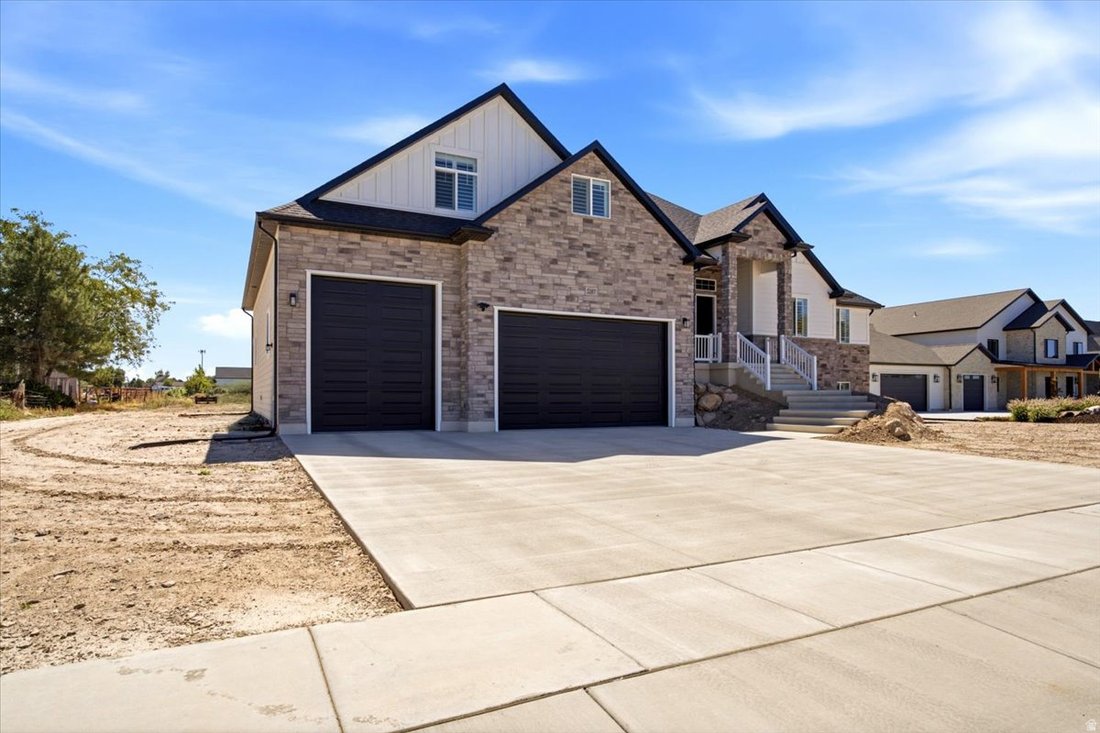 House in Clearfield, Utah, United States 2 - 18846636