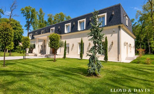 Maison à Ouest, Lamorlaye, France 1