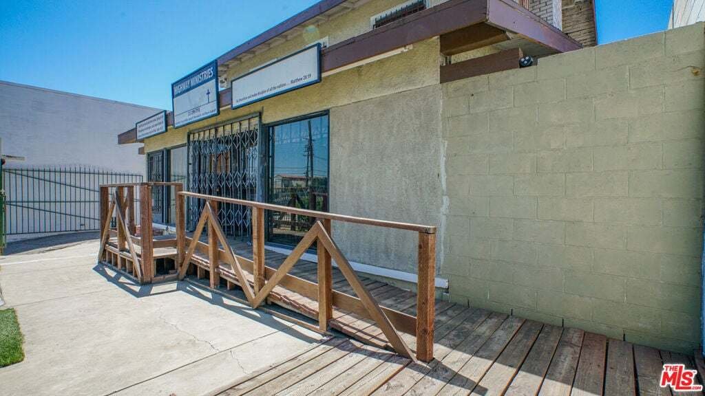 Los Angeles, California, United States 5 - 18845386