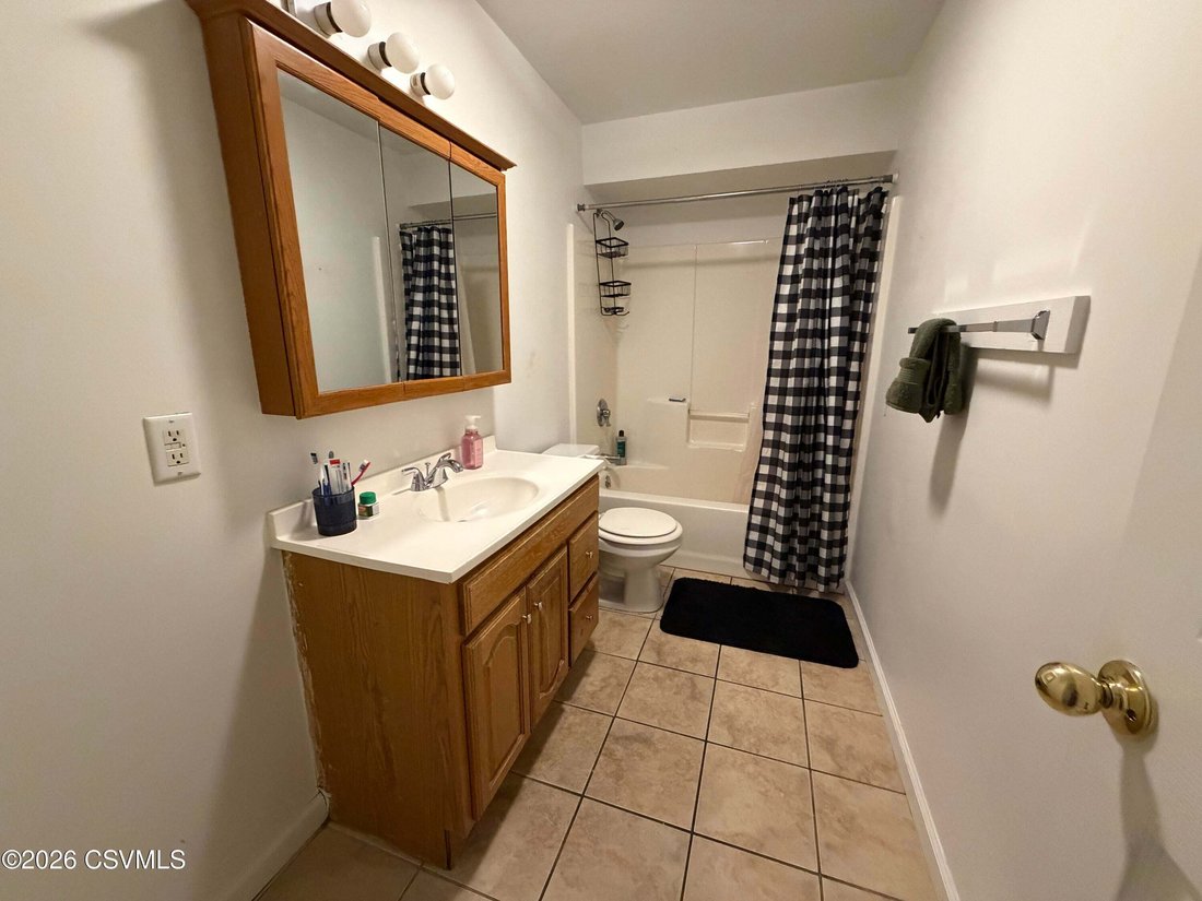 House in Bloomsburg, Pennsylvania, United States 5 - 18319433