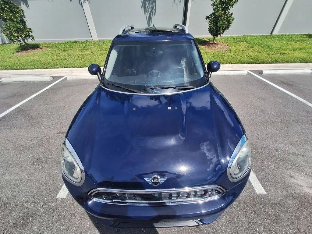 Coupe in Tampa, FL, United States 3 - 18852320