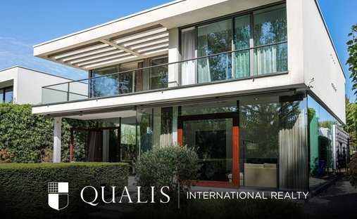 Villa in Apollobuurt, North Holland, Netherlands 1