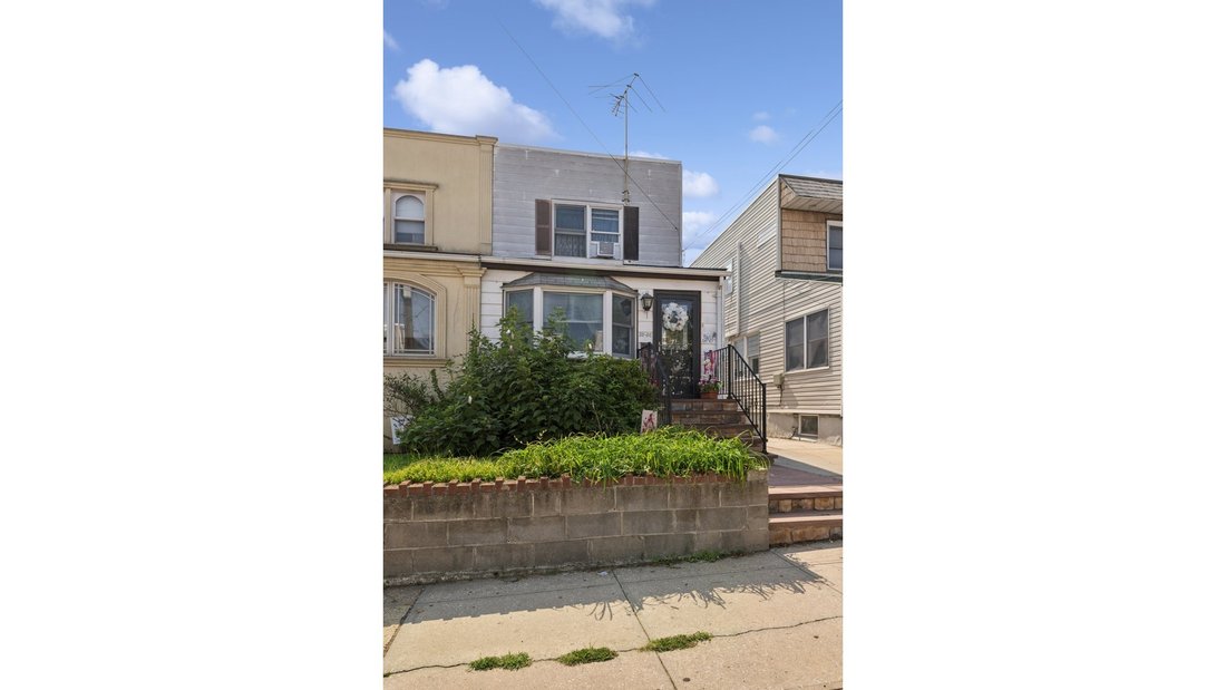 House in New York, New York, United States 1 - 18664264