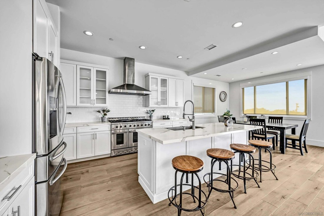 Condo in San Diego, California, United States 4 - 18855632