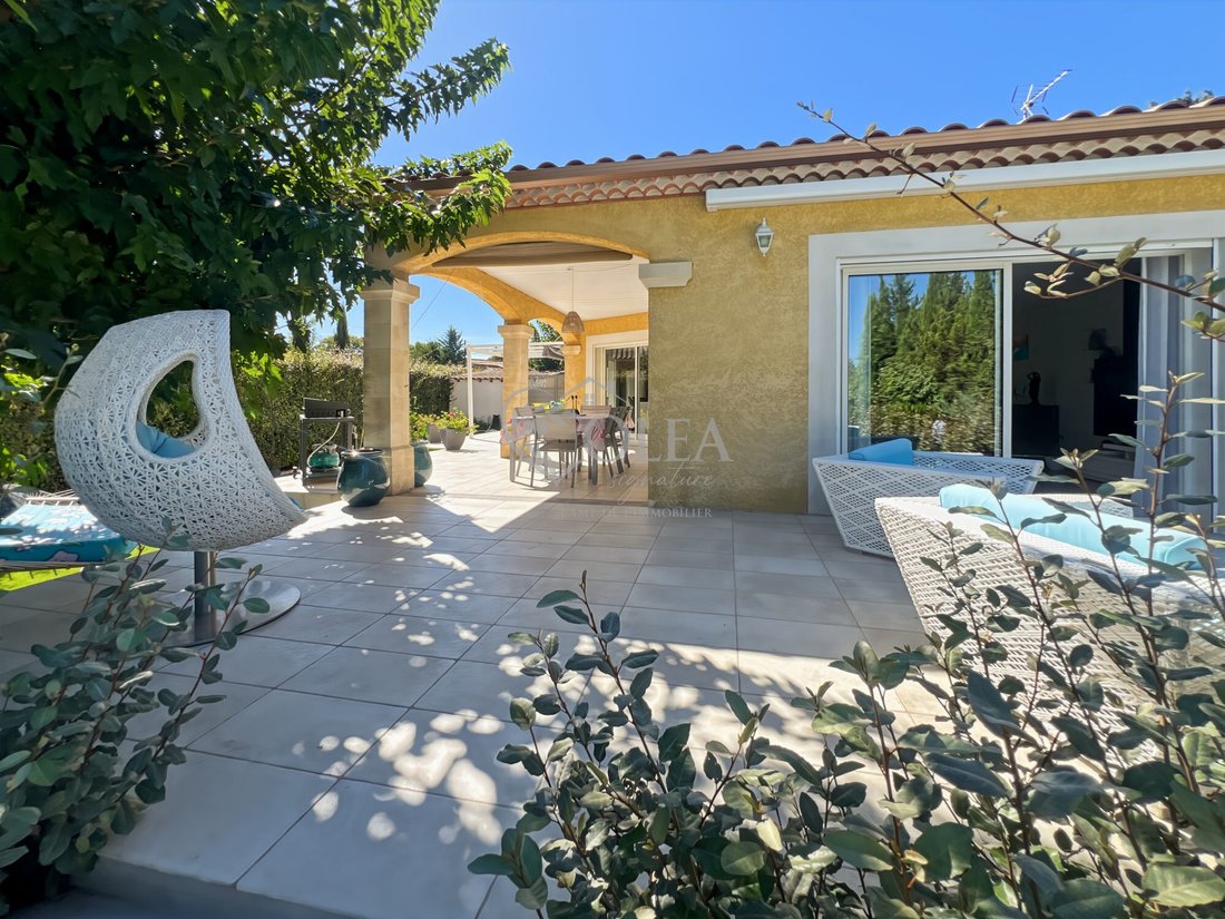 Villa en Uzès, Occitania, Francia 4 - 18857457