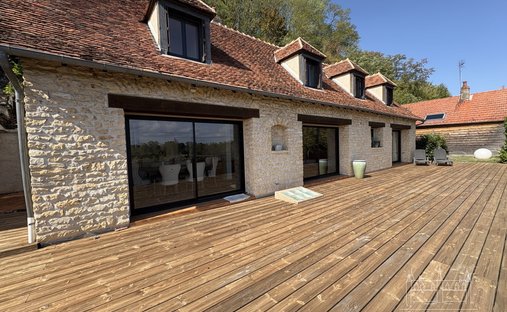 Casa en San Martín-San Esteban, Nevers, Francia 1