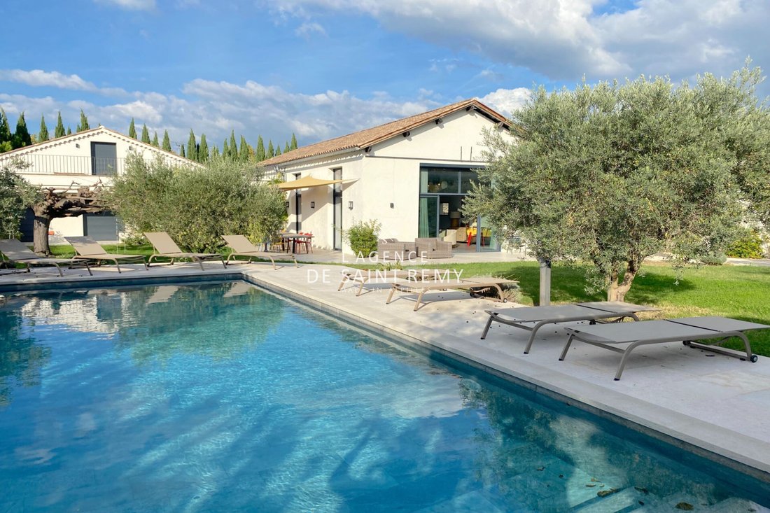 Villa in Saint-Rémy-de-Provence, Provence-Alpes-Côte d'Azur, France 1 - 14256364