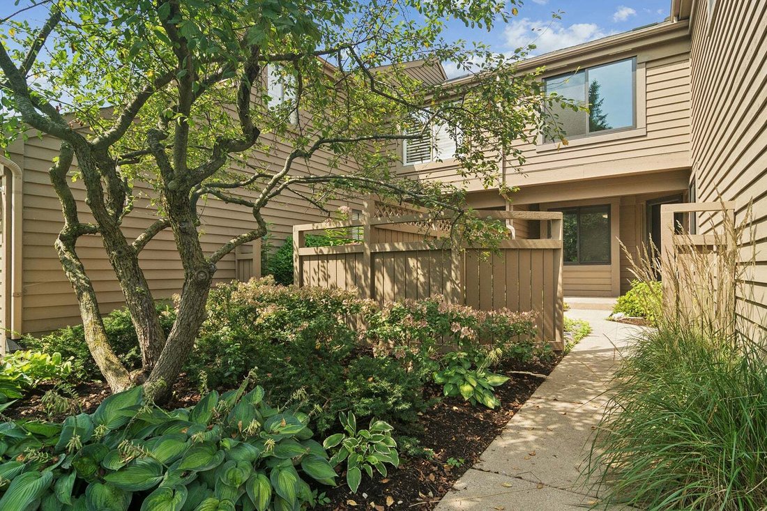 Condo in Barrington Hills, Illinois, United States 1 - 18855692
