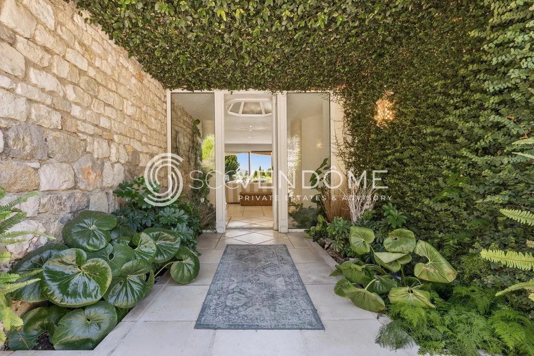 Villa in Cannes, Provence-Alpes-Côte d'Azur, France 4 - 18582232