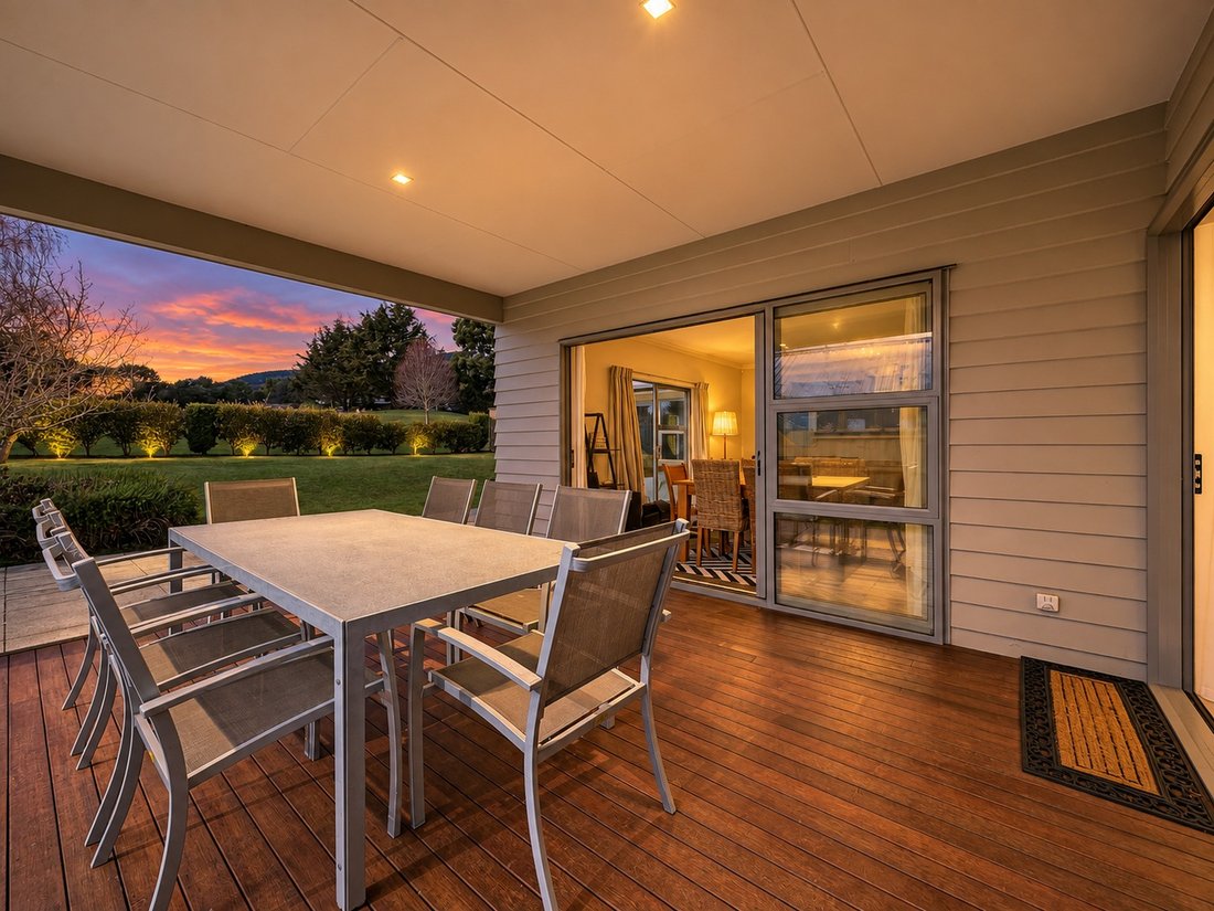 Kinloch, Waikato, New Zealand 2 - 18720688