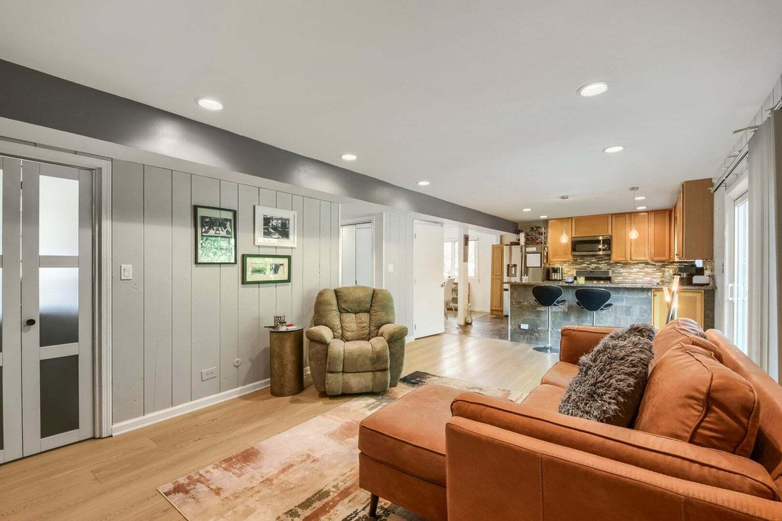 House in Hoffman Estates, Illinois, United States 4 - 18846316
