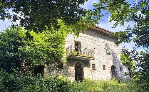 Maisons de campagne à Capodimonte, Latium, Italie 1