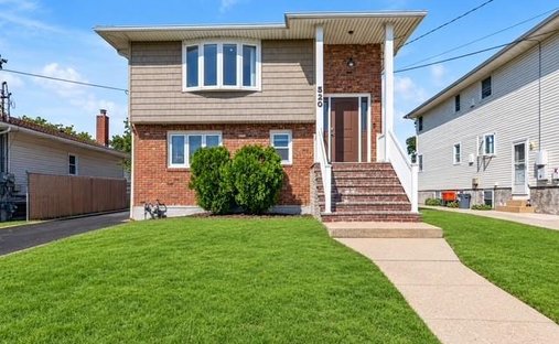 House in Elmont, New York, United States 1