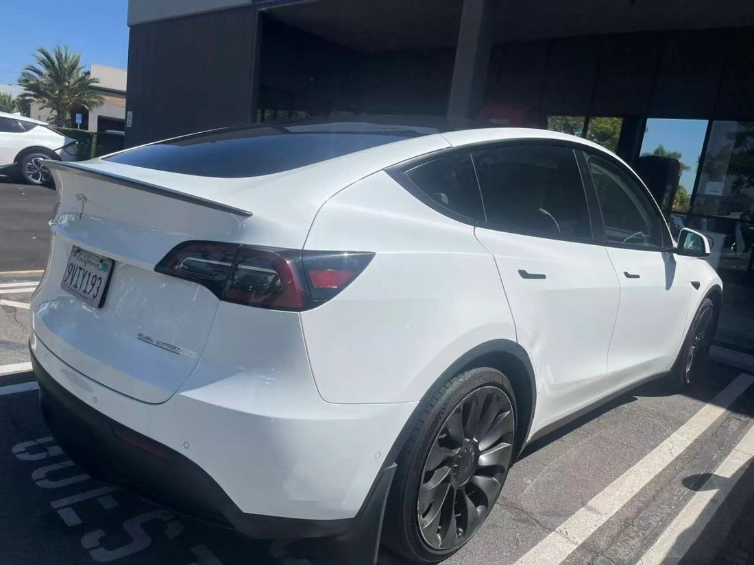 Suv in Costa Mesa, CA, United States 2 - 18850690