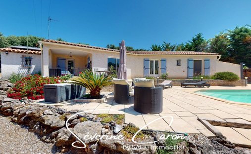 Maison à Sainte-Anastasie-sur-Issole, Provence-Alpes-Côte d'Azur, France 1
