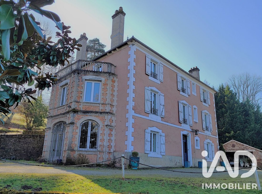 Haus in Saint-Pantaléon-de-Larche, Neu-Aquitanien, Frankreich 1 - 18047665