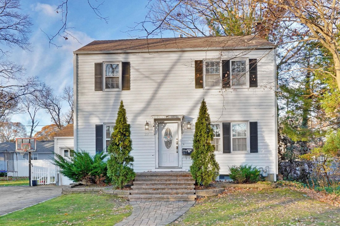 House in Oakhurst, New Jersey, United States 2 - 18841986