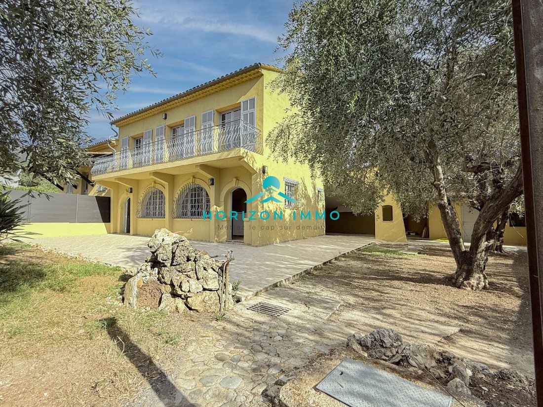House in Carros, Provence-Alpes-Côte d'Azur, France 1 - 18848972