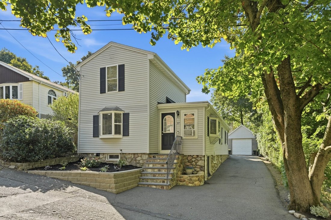 House in Saugus, Massachusetts, United States 1 - 18843054