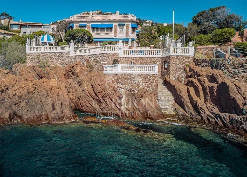 Villa in Le Dramont-Agay-Anthéor-Le Trayas, Saint-Raphaël, France 1 - 18851742