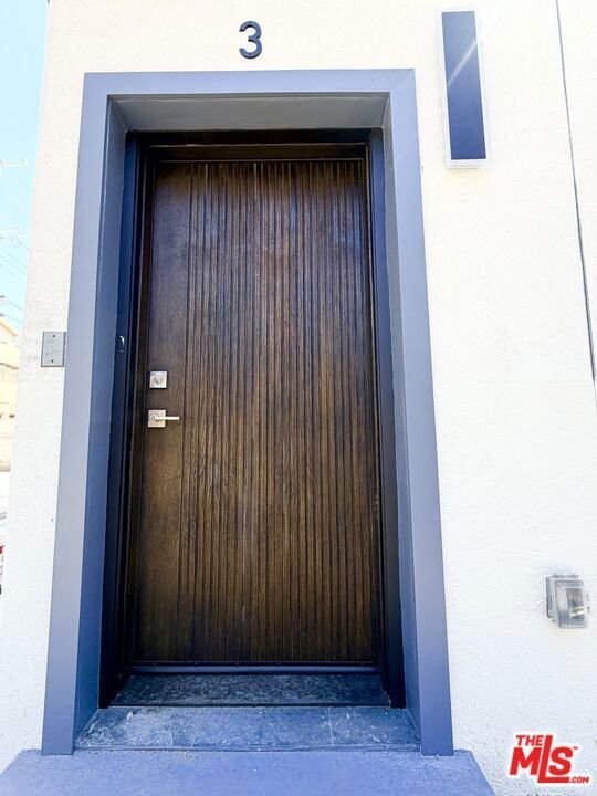 Los Angeles, California, United States 2 - 18849540