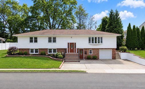 House in North New Hyde Park, New York, United States 1
