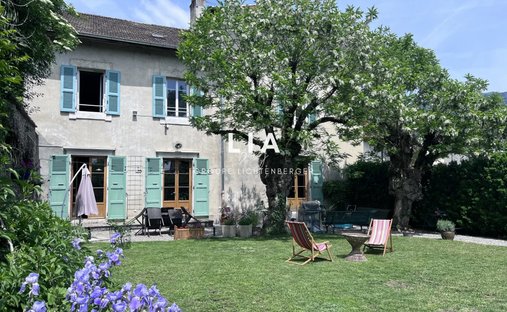 Haus in Bellegarde-sur-Valserine, Valserhone, Frankreich 1