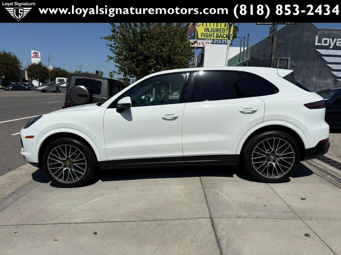 Suv in Van Nuys, CA, United States 4 - 18856050