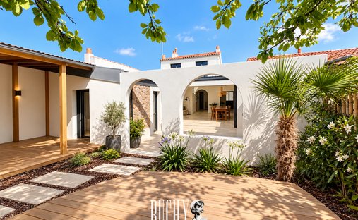 House in Olonne-sur-Mer, Les Sables-d'Olonne, France 1
