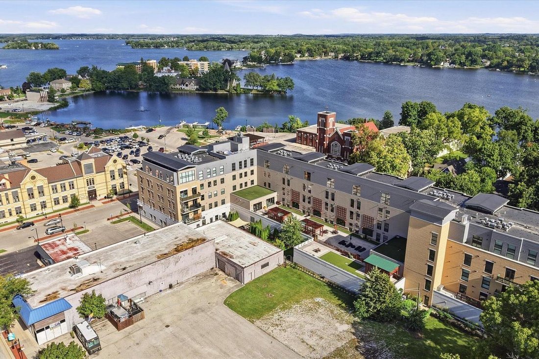 Condominio a Okauchee Lake, Wisconsin, Stati Uniti 2 - 18849358
