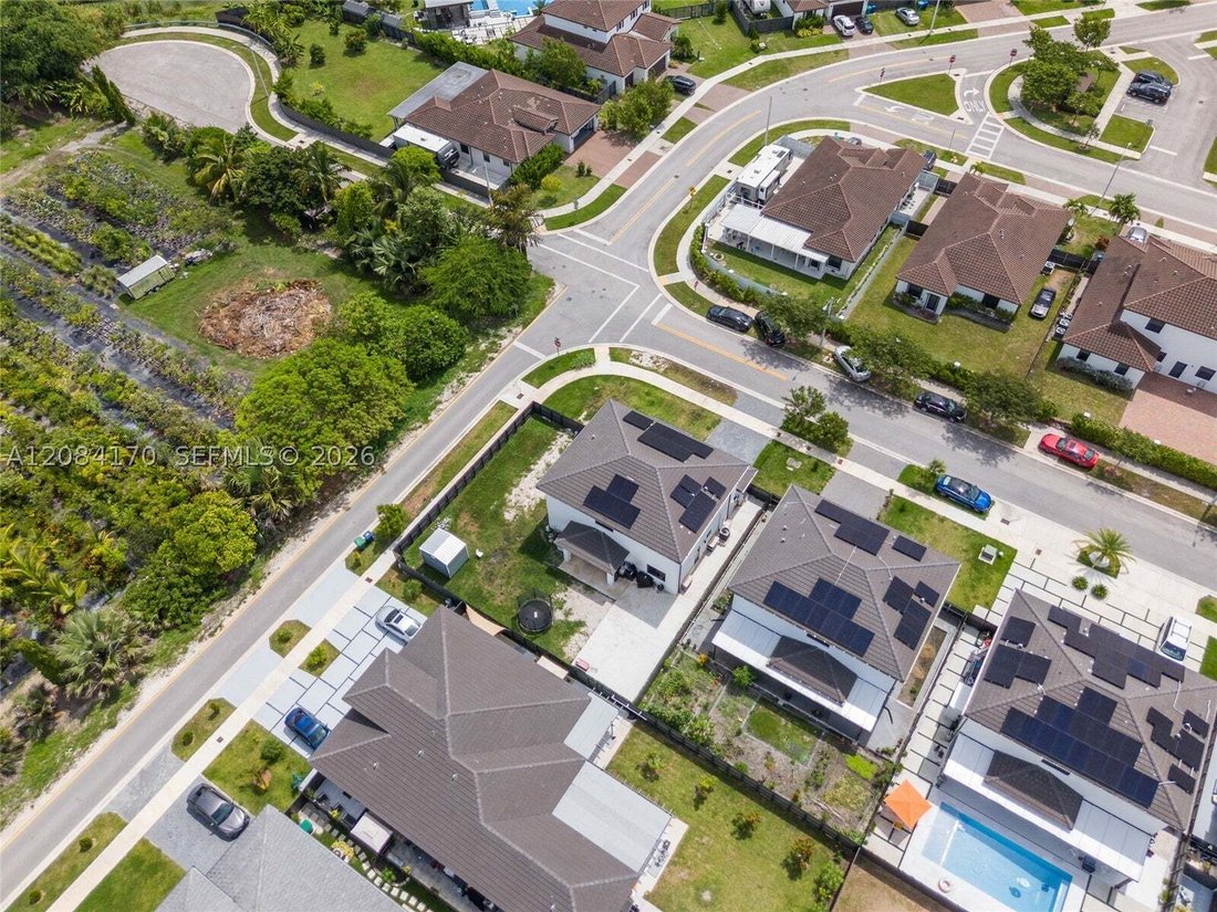 House in Miami, Florida, United States 3 - 18845969