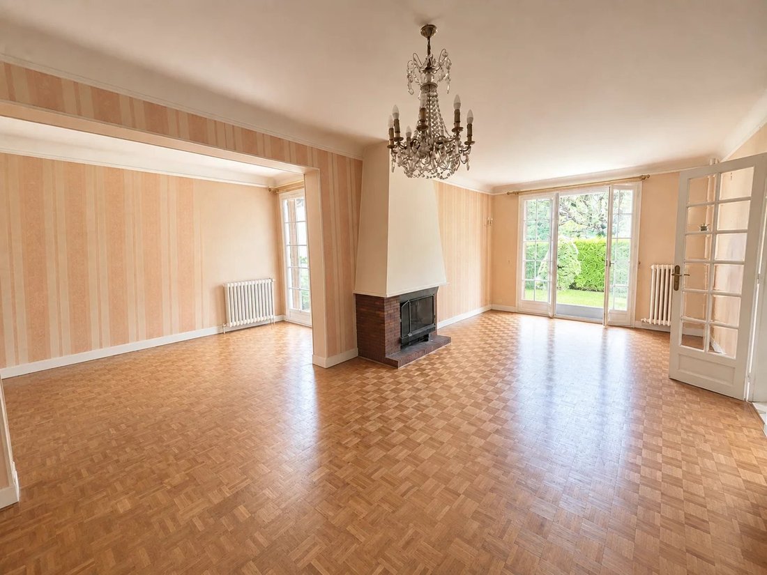 House in Centre Ville-Tour du Lac, Enghien-les-Bains, France 2 - 18843151