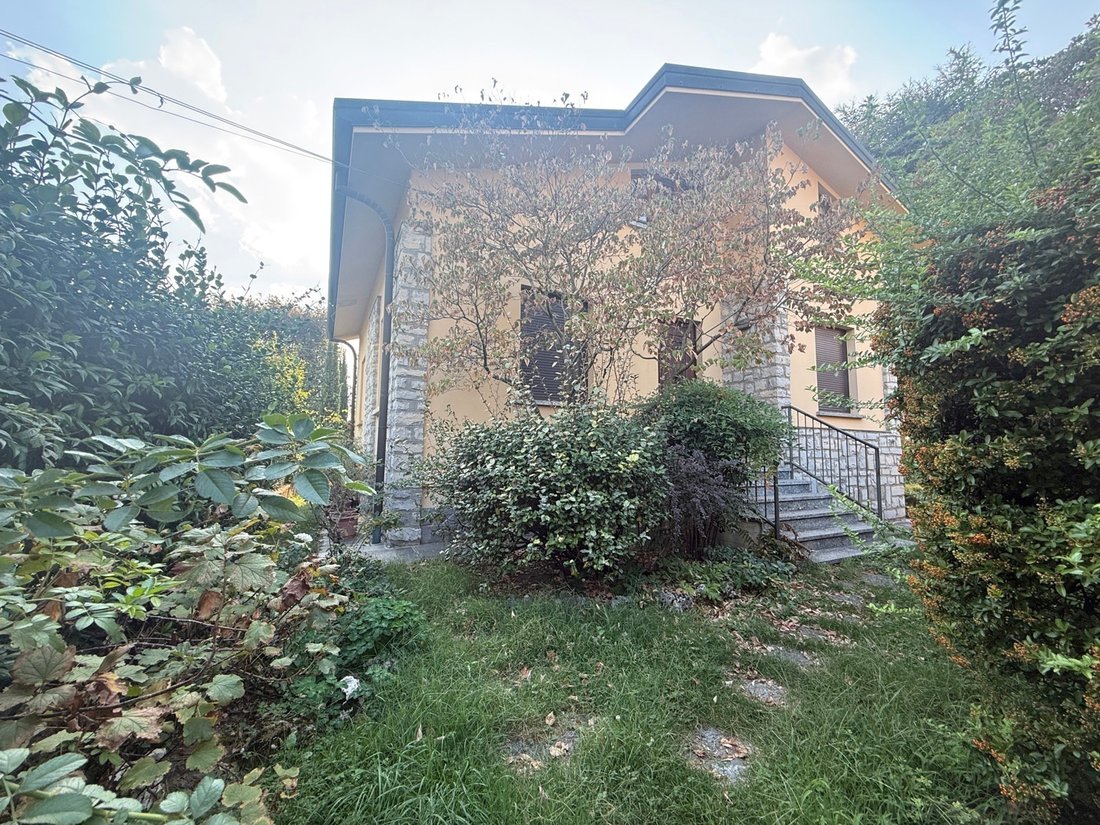 Villa in Canzo, Lombardei, Italien 1 - 18846125