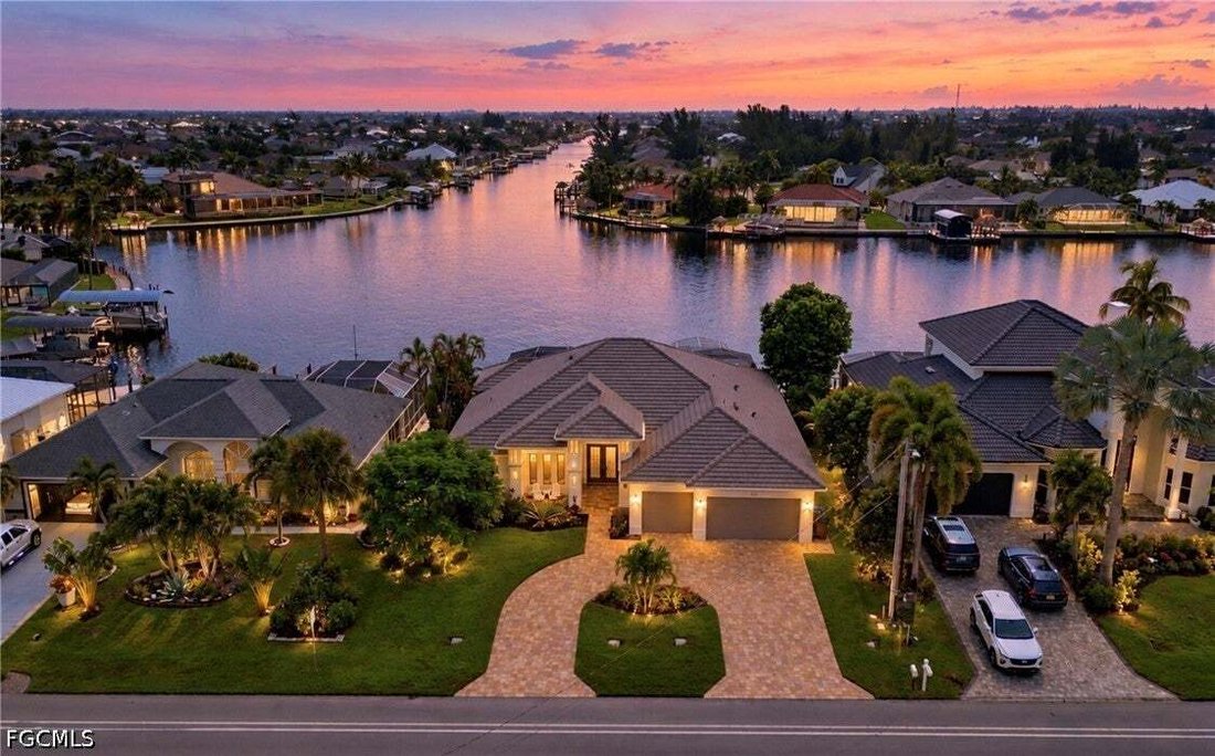 Casa a Cape Coral, Florida, Stati Uniti 1 - 18845256
