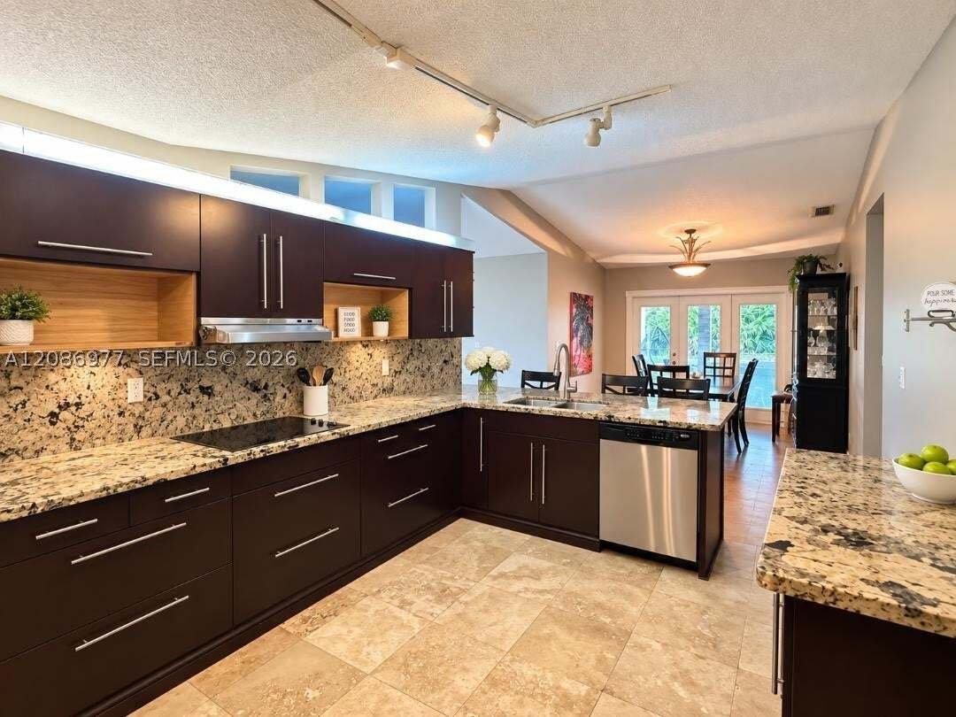 House in Miami, Florida, United States 4 - 18845939