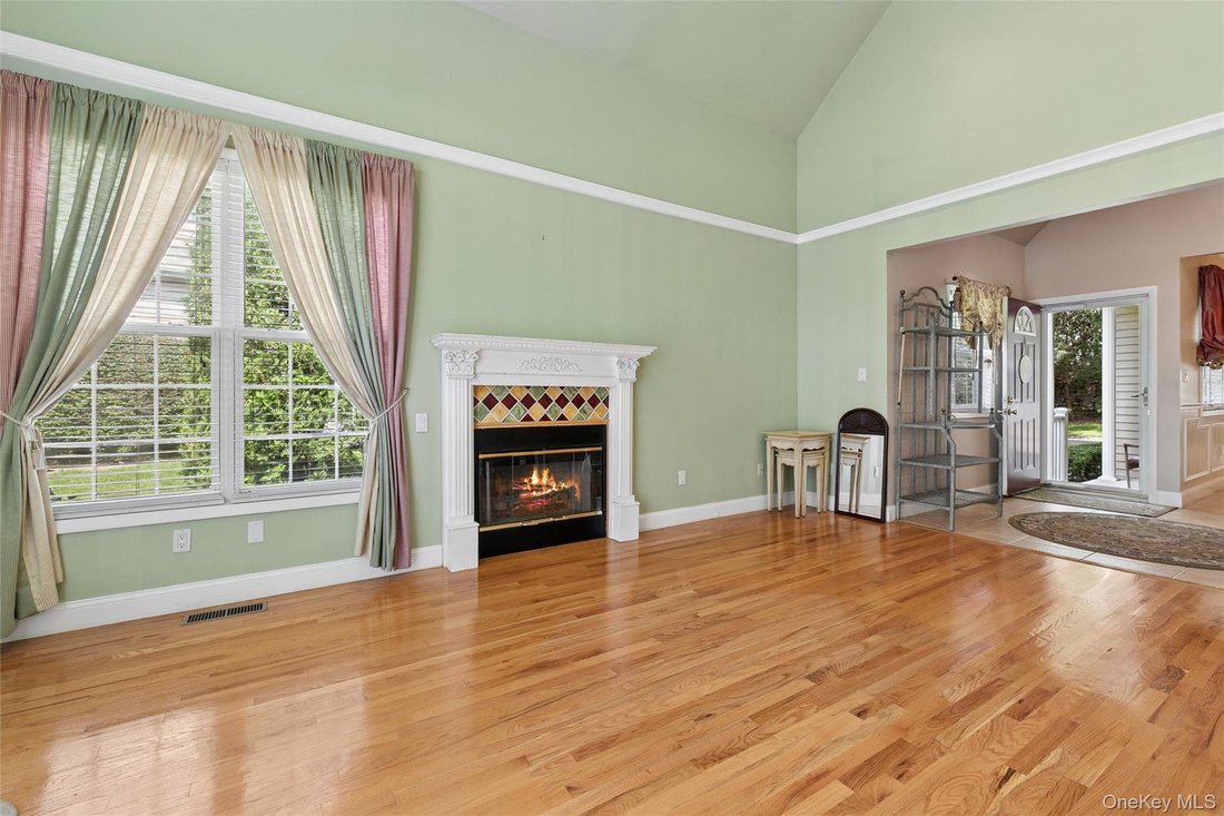 Condo in Nesconset, New York, United States 5 - 18847570