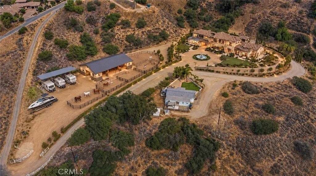 Corona, California, United States 1 - 18705851