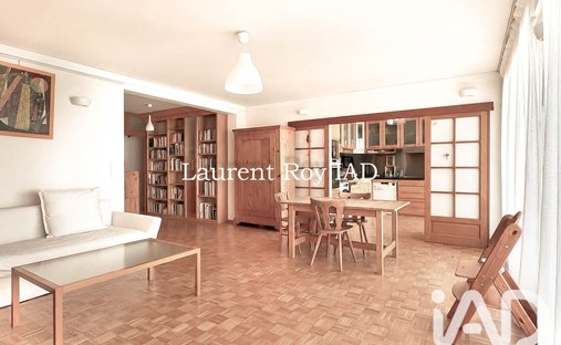 Apartment in Agent Sarre-Centre-Les Vallées-La Garenne, Colombes, France 1