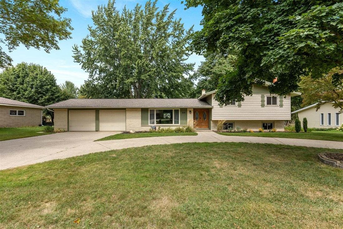 House in Zeeland, Michigan, United States 1 - 18853025