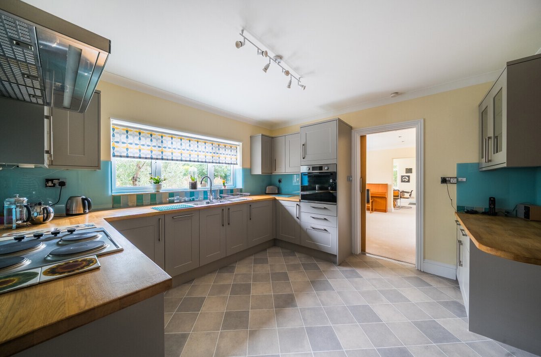 Bungalow a Hook Heath, Woking, Inghilterra 5 - 18851469